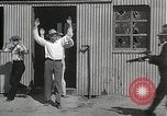 Image Liqueur fédéral durant la prohibition raid Downey California USA, 1932, de la seconde 51 séquences d'archives historiques vidéo 65675023913