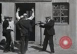Image Liqueur fédéral durant la prohibition raid Downey California USA, 1932, de la seconde 54 séquences d'archives historiques vidéo 65675023913