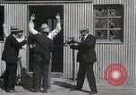 Image Liqueur fédéral durant la prohibition raid Downey California USA, 1932, de la seconde 56 séquences d'archives historiques vidéo 65675023913