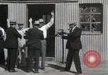 Image Liqueur fédéral durant la prohibition raid Downey California USA, 1932, de la seconde 58 séquences d'archives historiques vidéo 65675023913