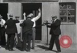 Image Liqueur fédéral durant la prohibition raid Downey California USA, 1932, de la seconde 59 séquences d'archives historiques vidéo 65675023913