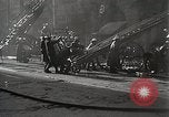 Standbild Treasury Building brennen auf der Nanking Road Shanghai China, 1932, aus Sekunde 22 historischem Filmmaterial Videoclip 65675023914