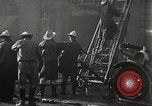 Standbild Treasury Building brennen auf der Nanking Road Shanghai China, 1932, aus Sekunde 27 historischem Filmmaterial Videoclip 65675023914