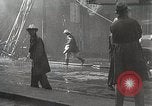Standbild Treasury Building brennen auf der Nanking Road Shanghai China, 1932, aus Sekunde 49 historischem Filmmaterial Videoclip 65675023914