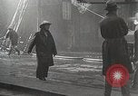 Standbild Treasury Building brennen auf der Nanking Road Shanghai China, 1932, aus Sekunde 50 historischem Filmmaterial Videoclip 65675023914