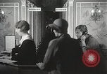 Immagine di Hoover e Roosevelt stili di capelli New York United States USA, 1932, secondo 28 filmato di repertorio 65675023915