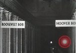 Immagine di Hoover e Roosevelt stili di capelli New York United States USA, 1932, secondo 30 filmato di repertorio 65675023915