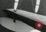 Immagine di Coast Guard perseguire bootlegger in divieto Long Island New York USA, 1933, secondo 21 filmato di repertorio 65675023920