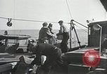 Immagine di Coast Guard perseguire bootlegger in divieto Long Island New York USA, 1933, secondo 22 filmato di repertorio 65675023920