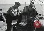 Immagine di Coast Guard perseguire bootlegger in divieto Long Island New York USA, 1933, secondo 27 filmato di repertorio 65675023920