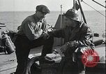 Immagine di Coast Guard perseguire bootlegger in divieto Long Island New York USA, 1933, secondo 39 filmato di repertorio 65675023920