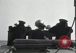 Immagine di Coast Guard perseguire bootlegger in divieto Long Island New York USA, 1933, secondo 49 filmato di repertorio 65675023920