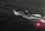 Immagine di Coast Guard perseguire bootlegger in divieto Long Island New York USA, 1933, secondo 51 filmato di repertorio 65675023920
