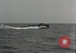 Immagine di Coast Guard perseguire bootlegger in divieto Long Island New York USA, 1933, secondo 56 filmato di repertorio 65675023920