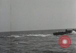 Immagine di Coast Guard perseguire bootlegger in divieto Long Island New York USA, 1933, secondo 59 filmato di repertorio 65675023920