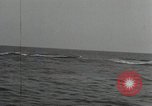 Immagine di Coast Guard perseguire bootlegger in divieto Long Island New York USA, 1933, secondo 61 filmato di repertorio 65675023920