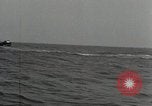 Immagine di Coast Guard perseguire bootlegger in divieto Long Island New York USA, 1933, secondo 62 filmato di repertorio 65675023920