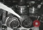 Immagine di Divieto brewery distrutto Chicago Illinois USA, 1932, secondo 42 filmato di repertorio 65675023921
