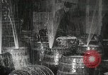 Immagine di Divieto brewery distrutto Chicago Illinois USA, 1932, secondo 47 filmato di repertorio 65675023921