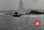 Immagine di Capitano W V Gronau New York United States USA, 1930, secondo 37 filmato di repertorio 65675023924