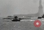 Immagine di Capitano W V Gronau New York United States USA, 1930, secondo 40 filmato di repertorio 65675023924