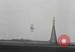 Standbild Flugzeugabsturz Chicago Illinois USA, 1930, aus Sekunde 12 historischem Filmmaterial Videoclip 65675023931