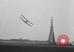Standbild Flugzeugabsturz Chicago Illinois USA, 1930, aus Sekunde 15 historischem Filmmaterial Videoclip 65675023931