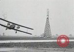 Standbild Flugzeugabsturz Chicago Illinois USA, 1930, aus Sekunde 19 historischem Filmmaterial Videoclip 65675023931