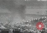 Standbild Flugzeugabsturz Chicago Illinois USA, 1930, aus Sekunde 31 historischem Filmmaterial Videoclip 65675023931