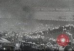 Standbild Flugzeugabsturz Chicago Illinois USA, 1930, aus Sekunde 34 historischem Filmmaterial Videoclip 65675023931
