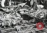 Standbild Flugzeugabsturz Chicago Illinois USA, 1930, aus Sekunde 57 historischem Filmmaterial Videoclip 65675023931