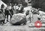 Image averse hits Reichenhall la Bavière en Allemagne, 1930, de la seconde 25 séquences d'archives historiques vidéo 65675023933