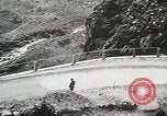 Standbild Alpine Auto Classic Race Klausen Pass Schweiz, 1930, aus Sekunde 20 historischem Filmmaterial Videoclip 65675023934