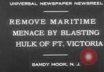 Standbild Schiffsrumpf des Schiffes Victoria Sandy Hook New Jersey USA, 1930, aus Sekunde 3 historischem Filmmaterial Videoclip 65675023944