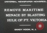 Standbild Schiffsrumpf des Schiffes Victoria Sandy Hook New Jersey USA, 1930, aus Sekunde 8 historischem Filmmaterial Videoclip 65675023944