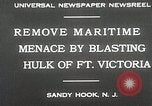 Standbild Schiffsrumpf des Schiffes Victoria Sandy Hook New Jersey USA, 1930, aus Sekunde 9 historischem Filmmaterial Videoclip 65675023944