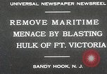 Standbild Schiffsrumpf des Schiffes Victoria Sandy Hook New Jersey USA, 1930, aus Sekunde 10 historischem Filmmaterial Videoclip 65675023944