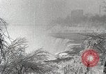 Standbild Wasserfall Niagara Falls New York USA, 1931, aus Sekunde 7 historischem Filmmaterial Videoclip 65675023946
