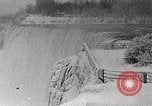 Standbild Wasserfall Niagara Falls New York USA, 1931, aus Sekunde 15 historischem Filmmaterial Videoclip 65675023946