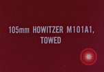 Standbild M101A1 howitzer United States USA, 1965, aus Sekunde 3 historischem Filmmaterial Videoclip 65675023973