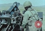 Standbild M101A1 howitzer United States USA, 1965, aus Sekunde 34 historischem Filmmaterial Videoclip 65675023973