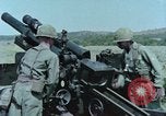 Standbild M101A1 howitzer United States USA, 1965, aus Sekunde 52 historischem Filmmaterial Videoclip 65675023973