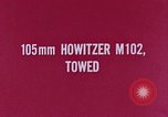 Standbild M102 howitzer United States USA, 1965, aus Sekunde 4 historischem Filmmaterial Videoclip 65675023974