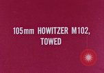 Standbild M102 howitzer United States USA, 1965, aus Sekunde 5 historischem Filmmaterial Videoclip 65675023974