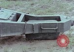Standbild M102 howitzer United States USA, 1965, aus Sekunde 20 historischem Filmmaterial Videoclip 65675023974