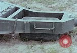 Standbild M102 howitzer United States USA, 1965, aus Sekunde 24 historischem Filmmaterial Videoclip 65675023974
