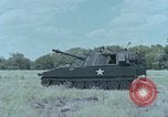 Standbild M108 howitzer United States USA, 1965, aus Sekunde 11 historischem Filmmaterial Videoclip 65675023975