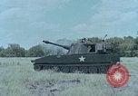 Standbild M108 howitzer United States USA, 1965, aus Sekunde 18 historischem Filmmaterial Videoclip 65675023975