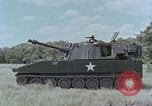 Standbild M108 howitzer United States USA, 1965, aus Sekunde 36 historischem Filmmaterial Videoclip 65675023975