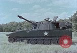 Standbild M108 howitzer United States USA, 1965, aus Sekunde 46 historischem Filmmaterial Videoclip 65675023975